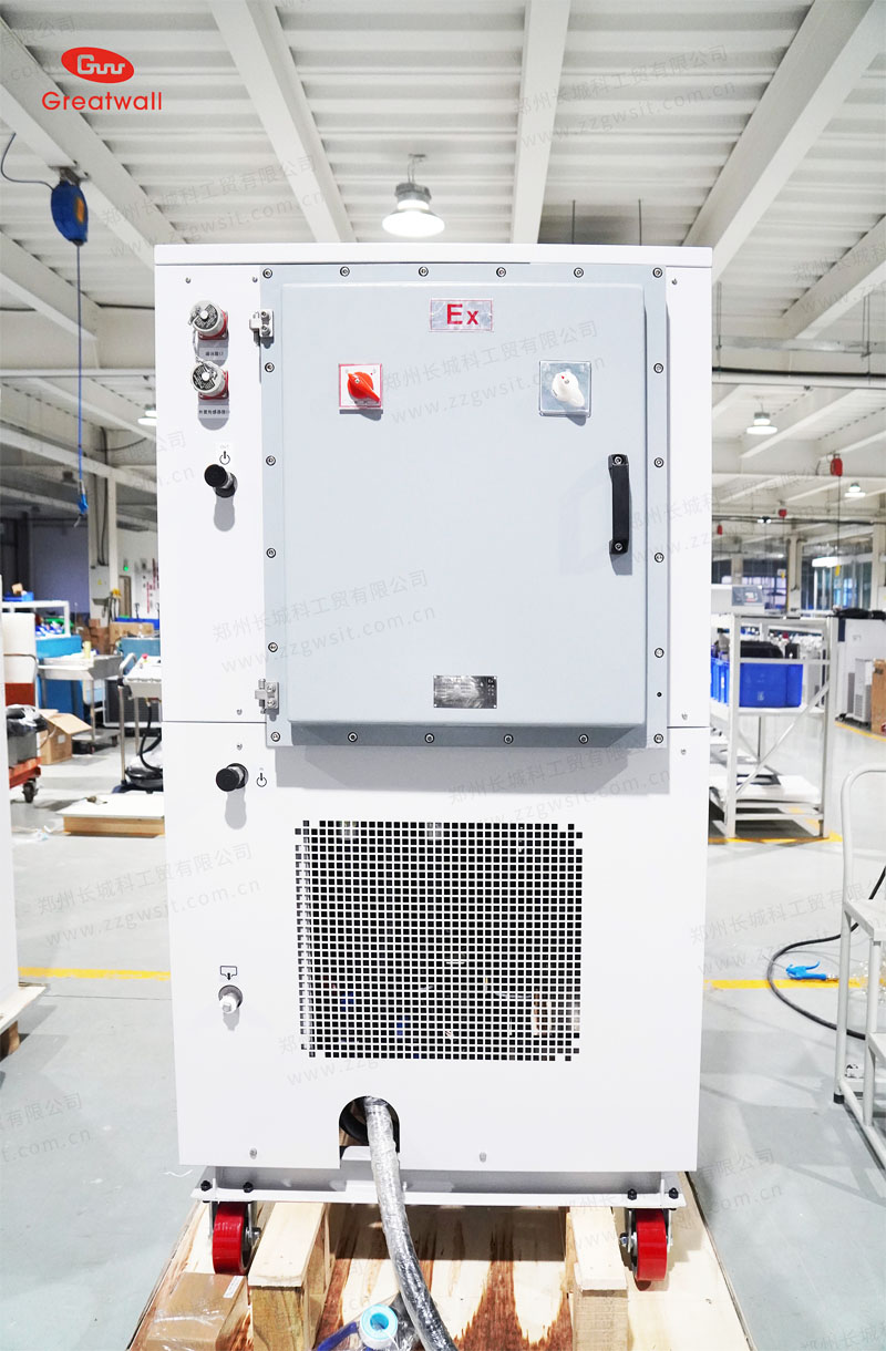 高低温一体机后视图 高低温一体机后视图